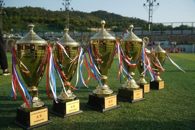 留住核心！陈盈骏3年顶薪合同续约广州队